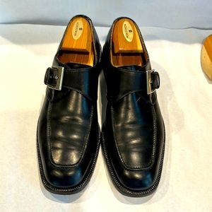Mens black size 10D monk strap loafers.